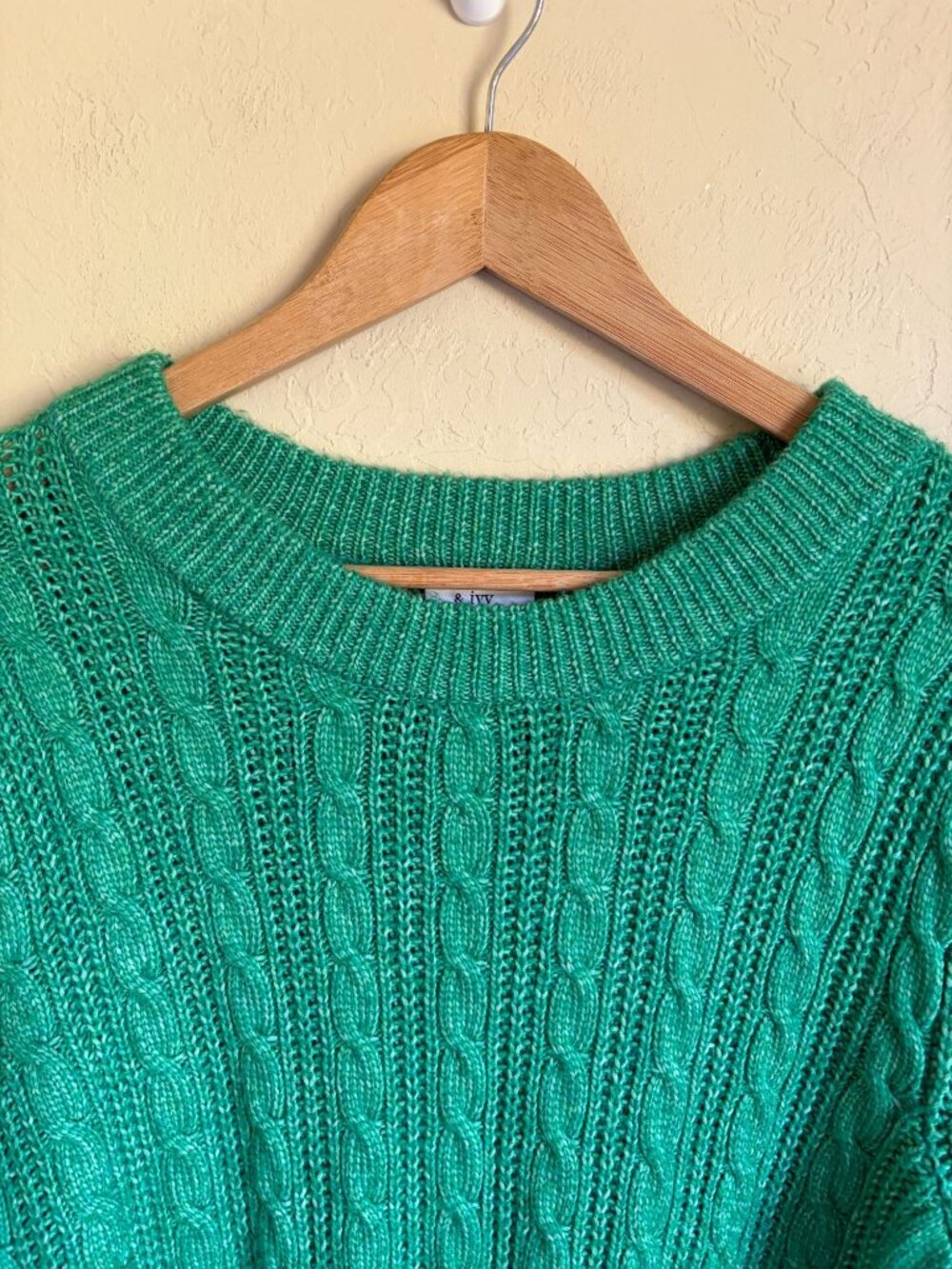 Crown & Ivy 1X Green Cable Knit Puff Sleeve Crewneck Sweater - Picture 3 of 7